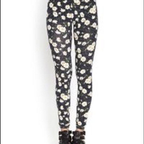 Forever 21 Daisy and Cream Leggings - Picture 8 of 10